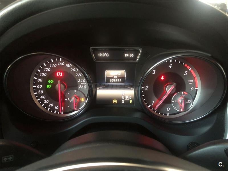 MERCEDES-BENZ Clase CLA 200 d AMG Line Shooting Brake