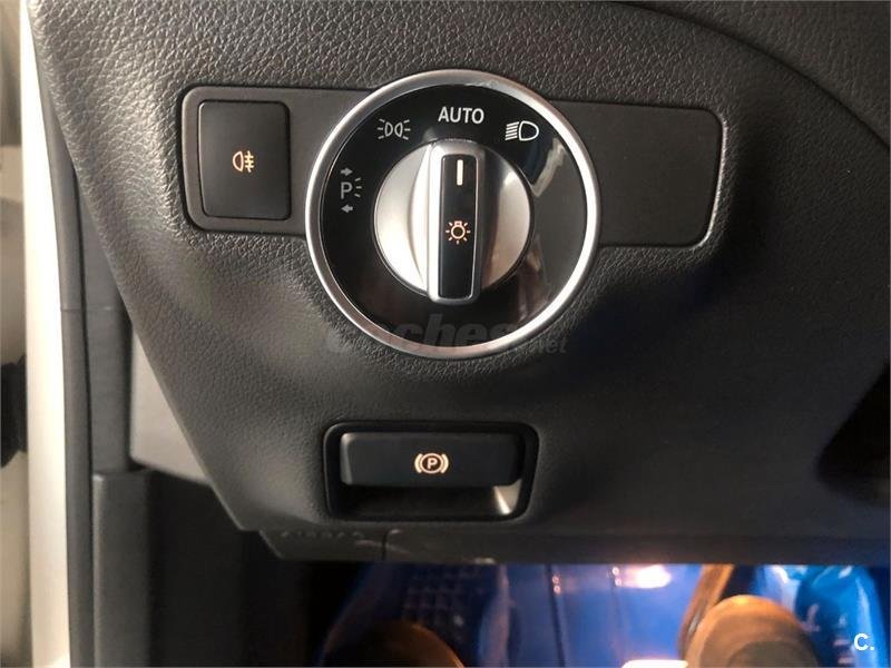 MERCEDES-BENZ Clase CLA 200 d AMG Line Shooting Brake