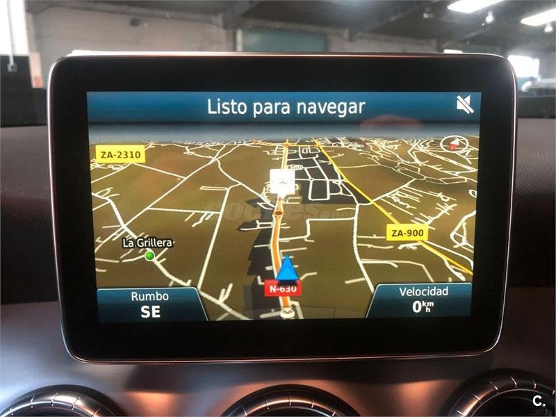 MERCEDES-BENZ Clase CLA 200 d AMG Line Shooting Brake