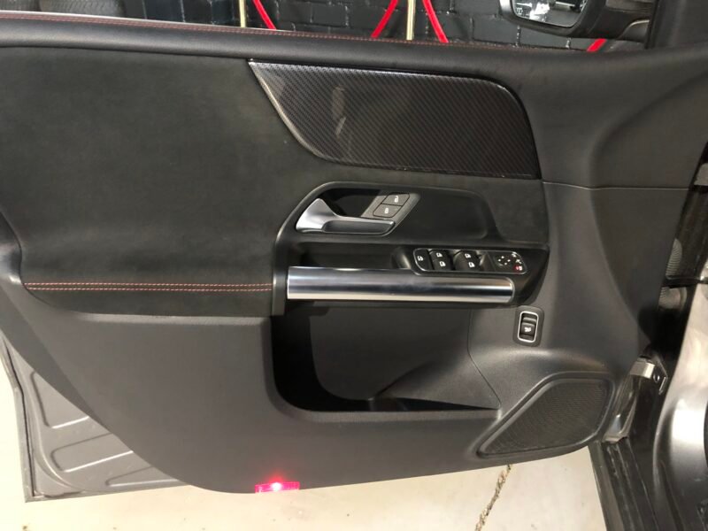 MERCEDES-BENZ Clase B B180 AMG line