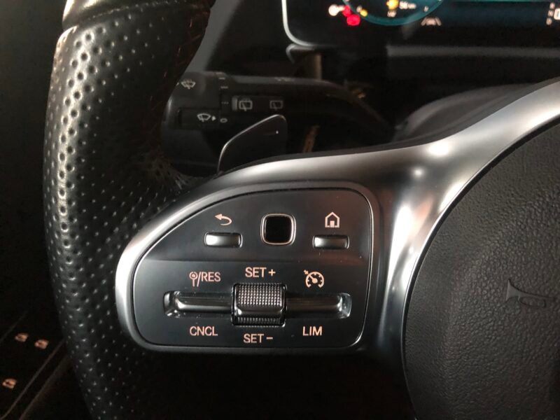 MERCEDES-BENZ Clase B B180 AMG line