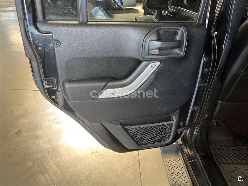 JEEP Wrangler Unlimited 2.8 CRD Sahara Auto 4p.