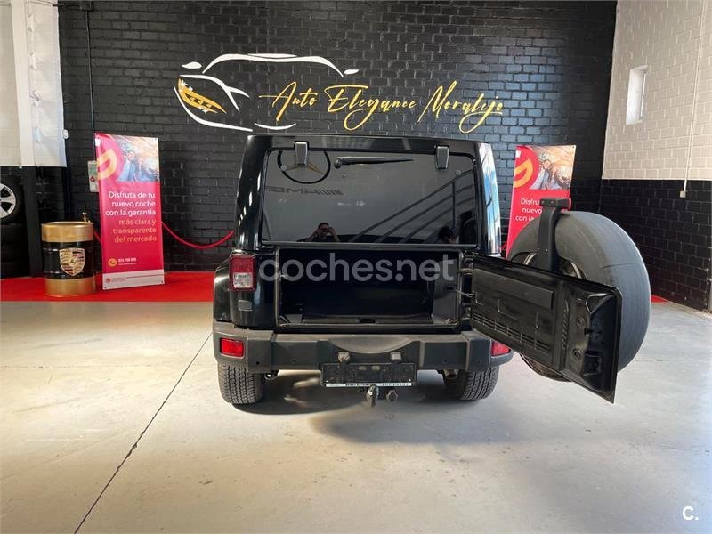 JEEP Wrangler Unlimited 2.8 CRD Sahara Auto 4p.