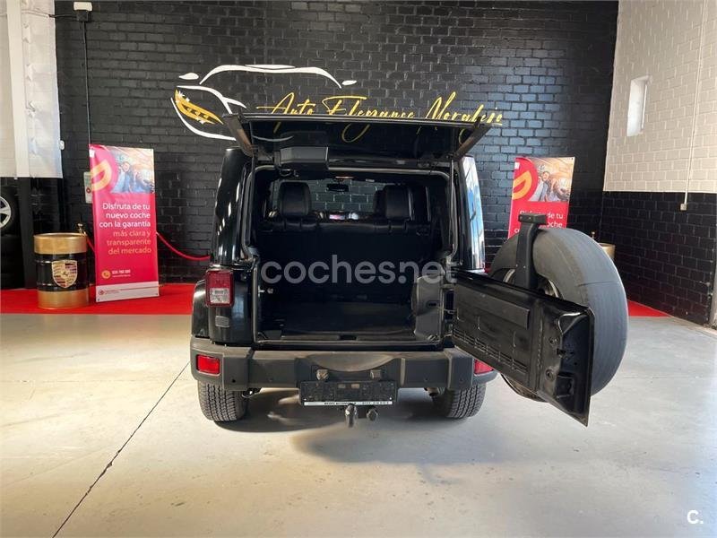 JEEP Wrangler Unlimited 2.8 CRD Sahara Auto 4p.